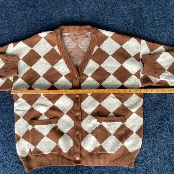 Cream and Brown Argyle Cardigan - Medium - Picture 3 of 8